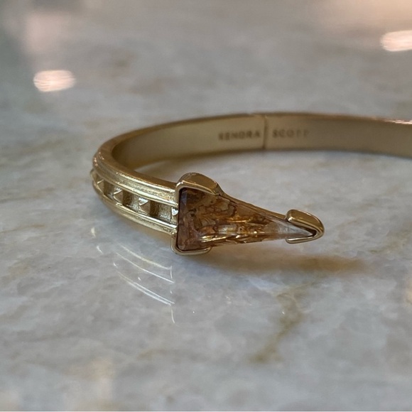 Kendra Scott Misty Hinge Bracelet Gold w/ Brown Triangle Stones - Picture 2 of 5
